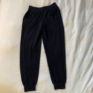 Lululemon black ankle length joggers